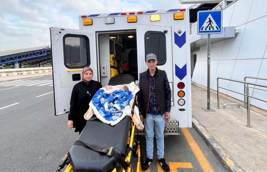 السفارة السعودية تواكب نقل توأم سيامي مغربي إلى الرياض لإجراء عملية فصل 